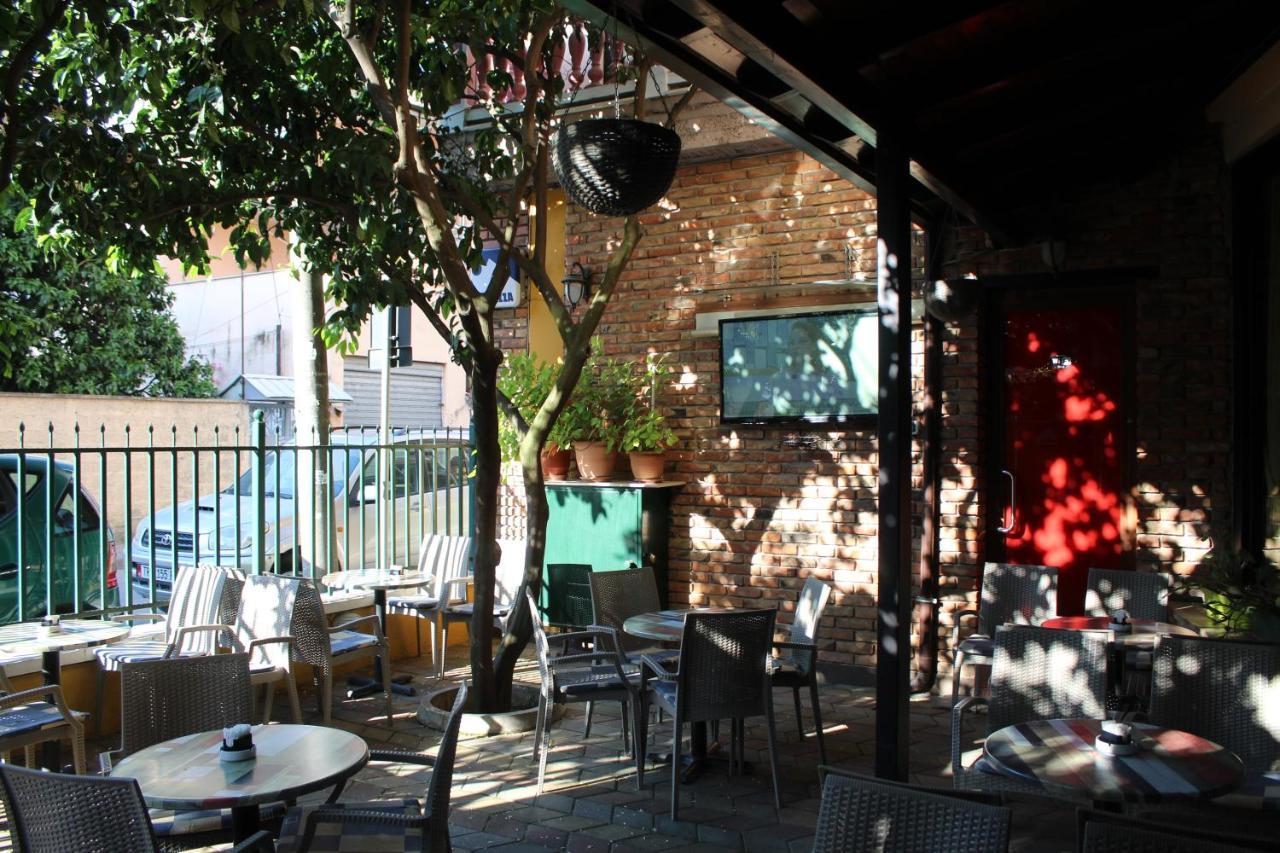Hotel Vila 15 Tirana Exterior foto